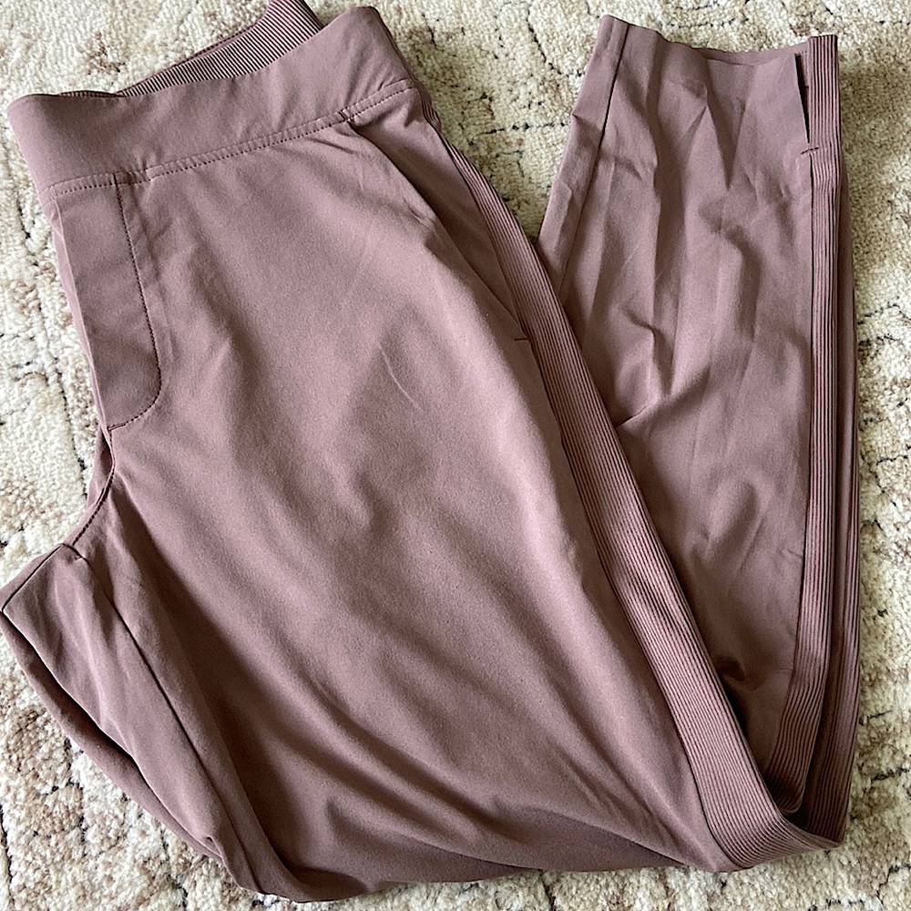 Athleta Brooklyn Jogger - size 4 - mauve